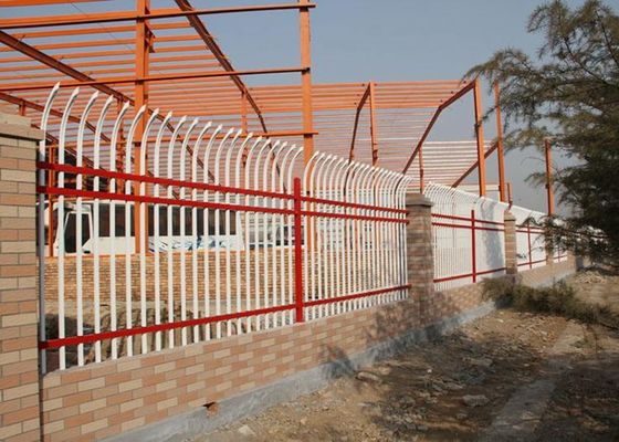 中国 電流を通された鋼管の白色を囲う区切る壁の保証金属線 サプライヤー