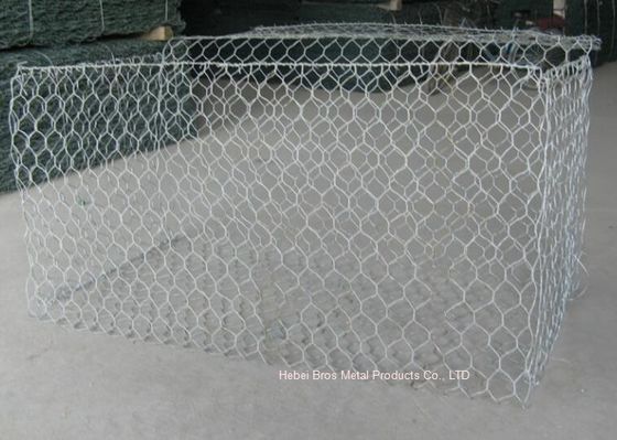 中国 家禽のおりのための熱い浸された電流を通された六角形の編まれたワイヤー網 サプライヤー