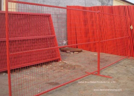 中国 ポリ塩化ビニールは一時的な構造の塀のカナダ標準的な10x6 FTのでき事の動産の塀に塗りました サプライヤー