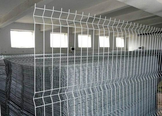 中国 浸るパネルの熱い囲う専門家によって溶接されるワイヤー庭の網電流を通される サプライヤー