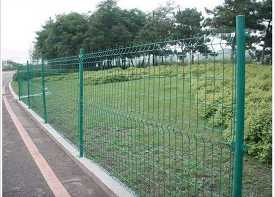 中国 55mmX200mmの金網の庭の塀を囲うポリ塩化ビニールの上塗を施してある鋼線 サプライヤー