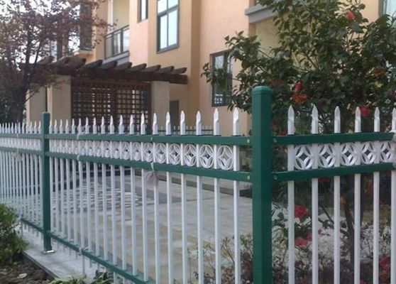 中国 ヨーロッパの様式管状亜鉛学校のために塗られる鋼鉄塀の粉は便利取付けます サプライヤー