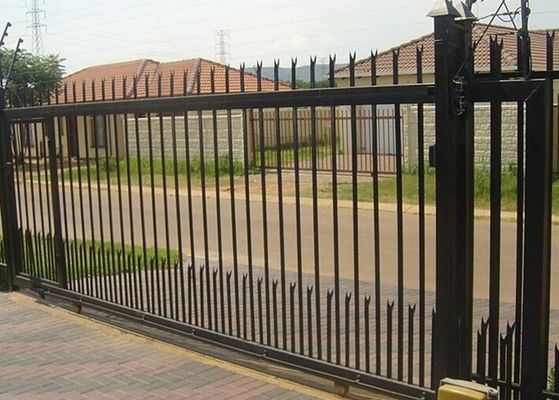 中国 横の鋼鉄自動私道は工業団地のためのリモート・コントロールをゲートで制御します サプライヤー